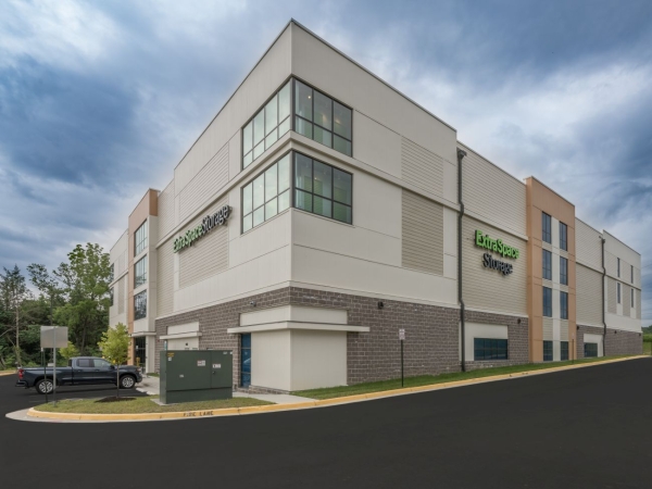 Facility photo: //images.sparefoot.com/medium/23002169c3cf212d223.jpg