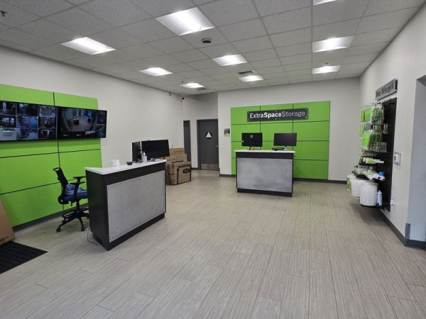 Storage Units at Extra Space Storage - 4138 - Los Angeles - Broadway Pl - 3801 Broadway Place