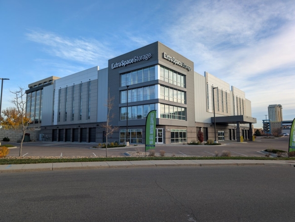 Facility photo: //images.sparefoot.com/medium/23002769943081e87ba.jpg