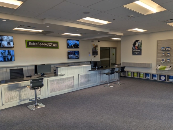 Facility photo: //images.sparefoot.com/medium/2300276994308431819.jpg