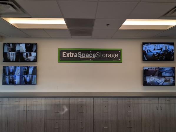 Facility photo: //images.sparefoot.com/medium/2300276994308891208.jpg