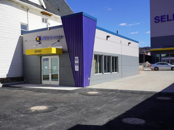 Storage Units at Extra Space Storage - 4193 - Bronx - 2036 Webster Ave - 2036 Webster Avenue