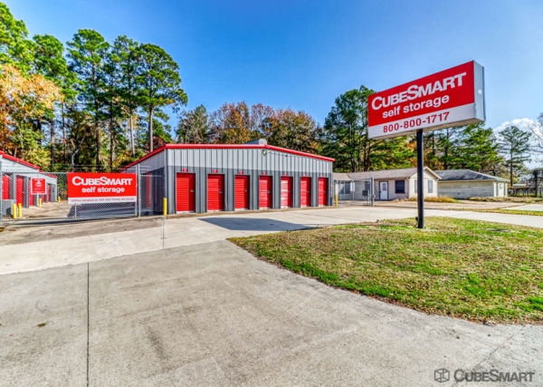Facility photo: //images.sparefoot.com/medium/23006069fc64942a9c0.jpg