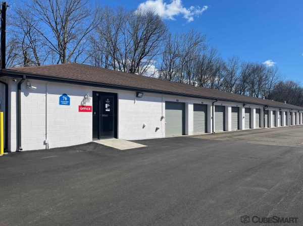 Facility photo: //images.sparefoot.com/medium/230066686f640a301fd.jpg