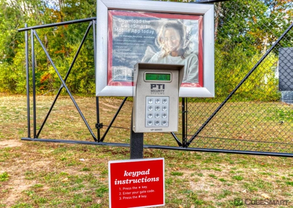 Facility photo: //images.sparefoot.com/medium/23006669030c8e0f4ad.jpg