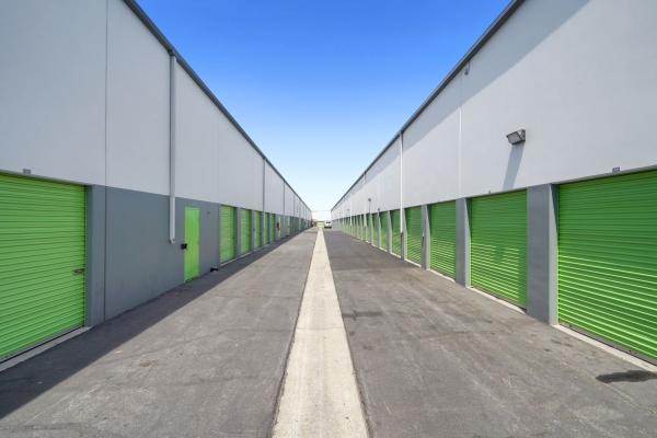 Facility photo: //images.sparefoot.com/medium/23007669942e0a1120d.jpg