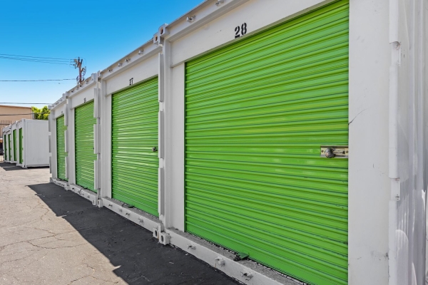 Facility photo: //images.sparefoot.com/medium/23007769942e08cafd2.jpg