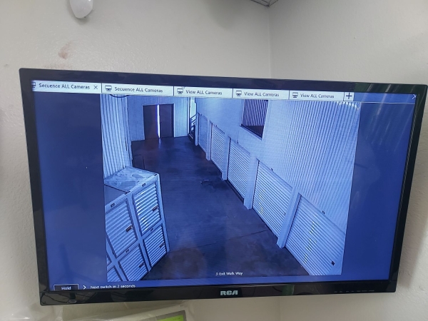 Facility photo: //images.sparefoot.com/medium/23007769942e0bb0c9f.jpg