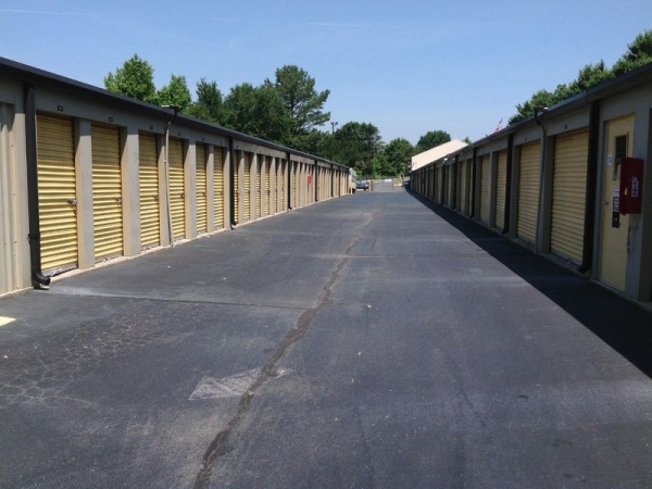 Storage Units at Extra Space Storage - 3085 - Charlotte - W T Harris Blvd - 6720 East W.T. Harris Boulevard