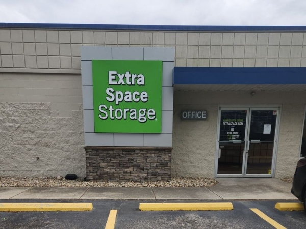 Facility photo: //images.sparefoot.com/medium/2301416859985e917a0.jpg