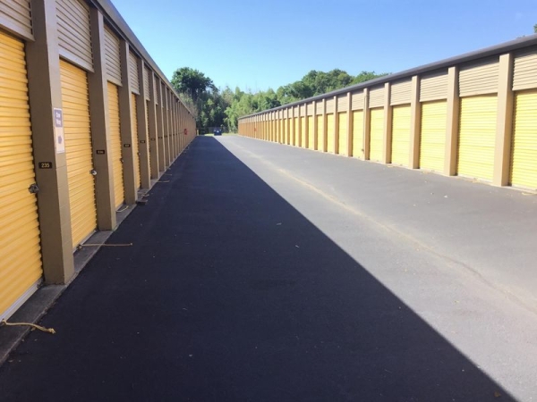 Facility photo: //images.sparefoot.com/medium/2301416859985fb1521.jpg