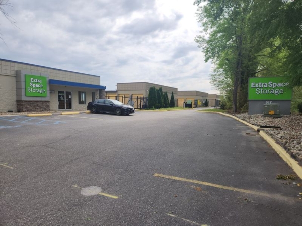 Facility photo: //images.sparefoot.com/medium/23014168599864a51c5.jpg