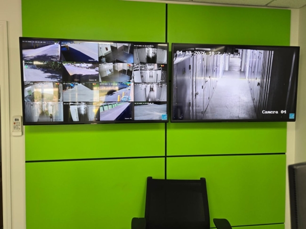 Facility photo: //images.sparefoot.com/medium/23014769e373145a4e4.jpg