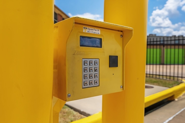 Facility photo: //images.sparefoot.com/medium/23015769942ea7d1505.jpg