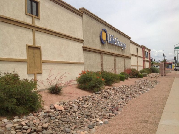 Storage Units at Extra Space Storage - 3152 - Phoenix - East Bell Road - 1928 East Bell Road