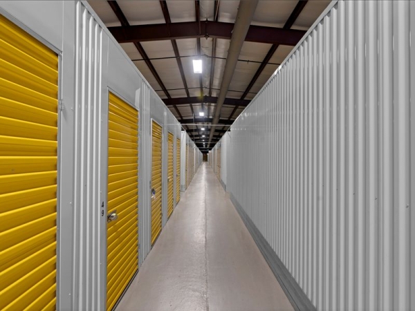 Storage Units at Extra Space Storage - 3176 - Pasadena - Fairmont Parkway - 6402 Fairmont Parkway