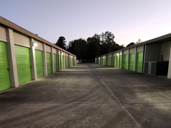 Storage Units at Extra Space Storage - 3212 - Houston - 13033 Jones Rd - 13033 Jones Road