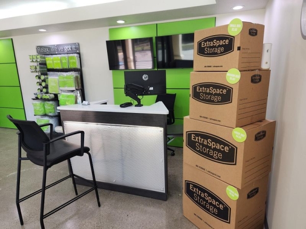 Storage Units at Extra Space Storage - 3212 - Houston - 13033 Jones Rd - 13033 Jones Road