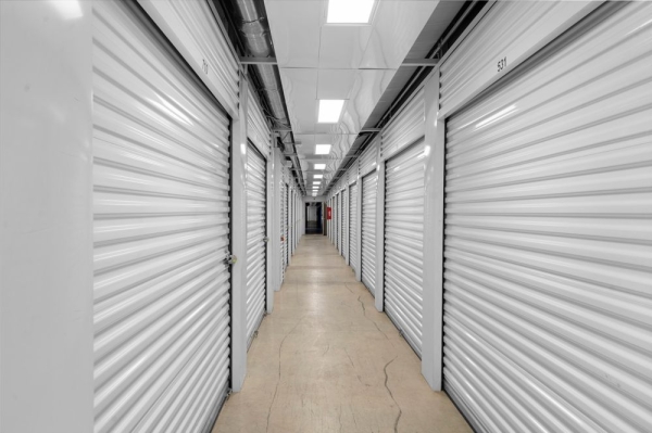 Facility photo: //images.sparefoot.com/medium/2302246a58c9cba7e49.jpg
