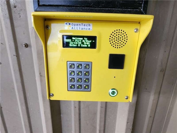 Facility photo: //images.sparefoot.com/medium/2302366729329ed6ee0.jpg