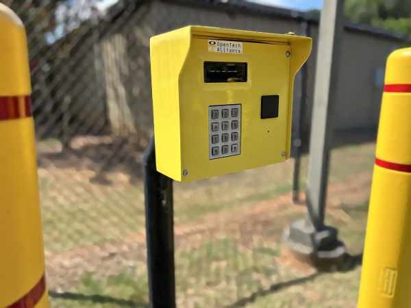 Facility photo: //images.sparefoot.com/medium/23023869942ed81b6a4.jpg