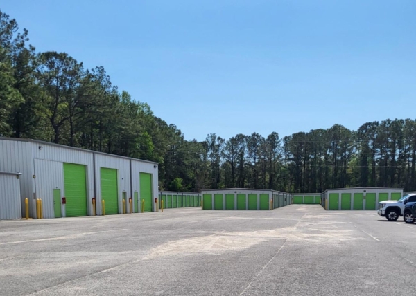 Facility photo: //images.sparefoot.com/medium/23024069c7c3a12d05a.jpg