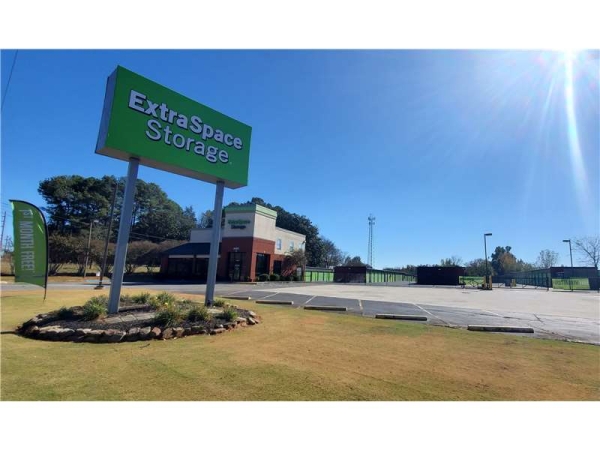 Storage Units at Extra Space Storage - 3258 - Huntsville - Highway 72 - 7015 Highway 72 West