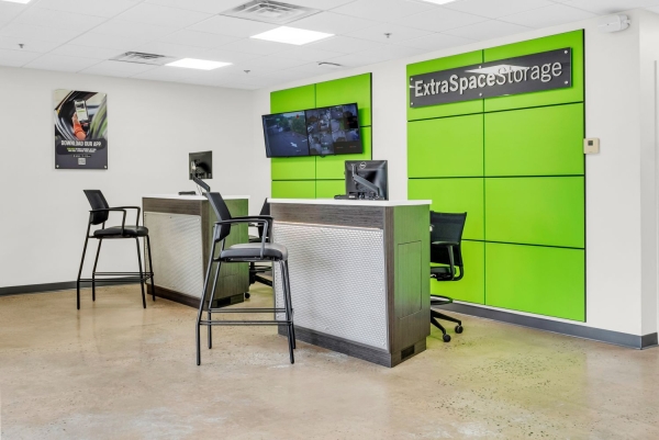 Facility photo: //images.sparefoot.com/medium/23032169942f4543470.jpg