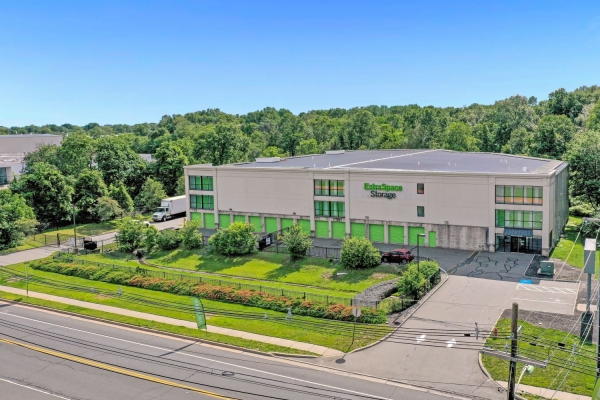 Facility photo: //images.sparefoot.com/medium/23032169942f484e0a2.jpg