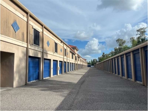 Storage Units at Extra Space Storage - 3371 - St Petersburg - Gandy Boulevard - 10111 Gandy Boulevard North