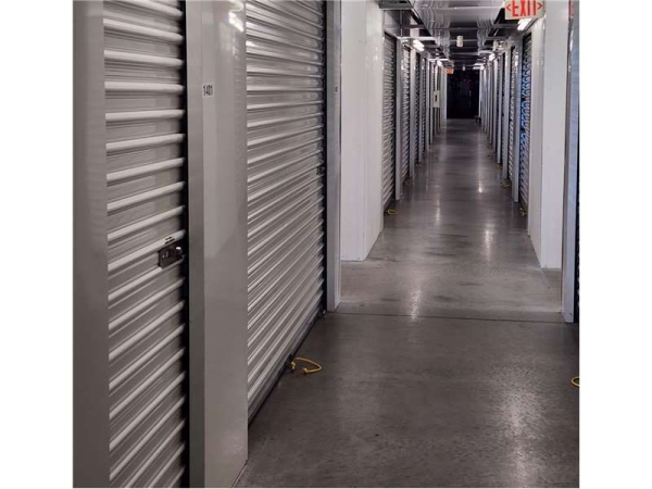Storage Units at Extra Space Storage - 3371 - St Petersburg - Gandy Boulevard - 10111 Gandy Boulevard North