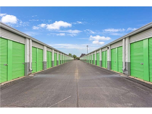 Storage Units at Extra Space Storage - 3379 - Houston - Gessner Rd - 2870 Gessner Road