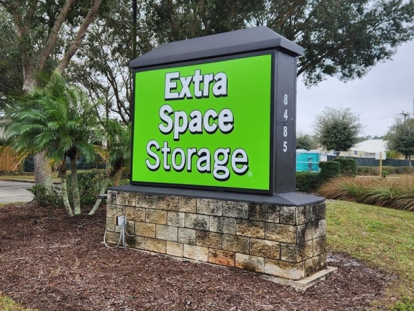 Facility photo: //images.sparefoot.com/medium/230343685ad9b220488.jpg