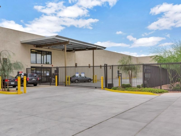 Storage Units at Extra Space Storage - 3406 - Phoenix - 48th St - 900 North 48th Street