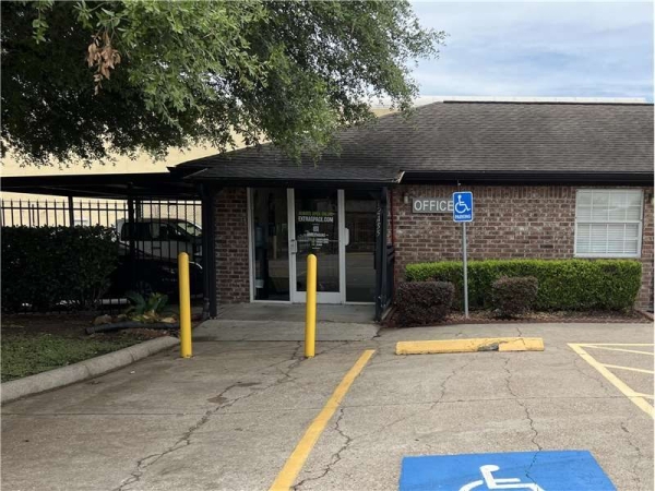 Storage Units at Extra Space Storage - 3476 - Houston - Westpark Dr. - 12455 Westpark Drive