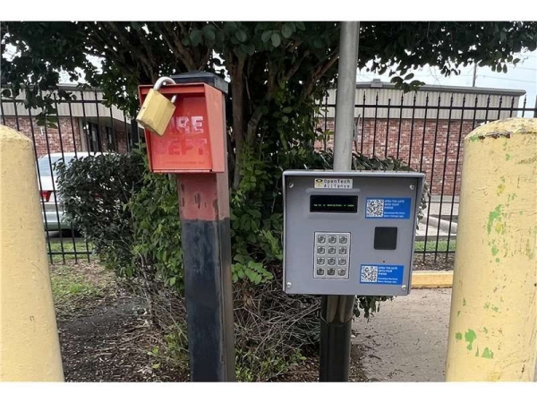 Storage Units at Extra Space Storage - 3476 - Houston - Westpark Dr. - 12455 Westpark Drive