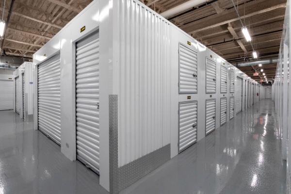 Facility photo: //images.sparefoot.com/medium/23044369942f552dfe7.jpg