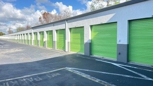 Storage Units at Extra Space Storage - 3621 - Oakland Park - 3001 N Dixie Hwy - 3001 Dixie Highway