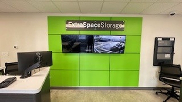 Storage Units at Extra Space Storage - 3621 - Oakland Park - 3001 N Dixie Hwy - 3001 Dixie Highway