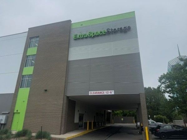 Facility photo: //images.sparefoot.com/medium/2304736a1c2425676df.jpg