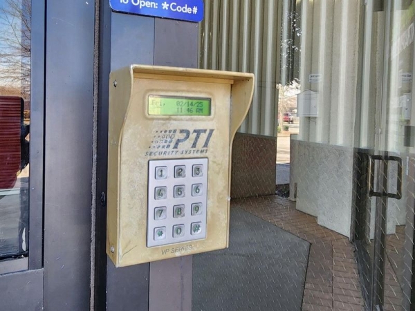 Storage Units at Extra Space Storage - 3665 - Greenville - 2422 Laurens Rd - 2422 Laurens Road