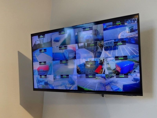 Storage Units at Extra Space Storage - 3665 - Greenville - 2422 Laurens Rd - 2422 Laurens Road