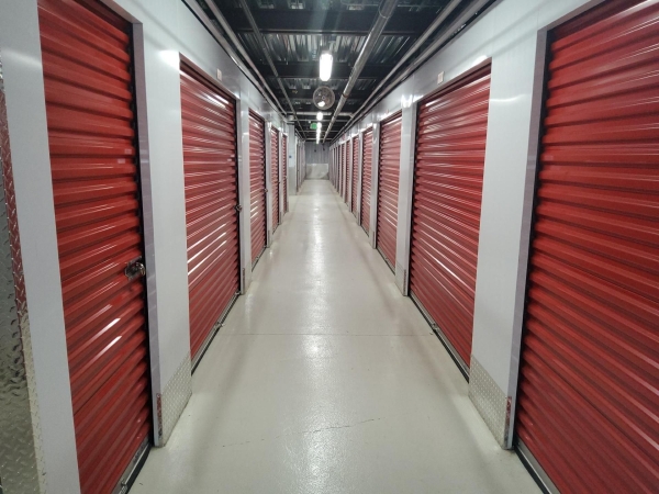 Facility photo: //images.sparefoot.com/medium/2304886a58c96ea61e1.jpg