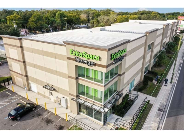 Storage Units at Extra Space Storage - 3731 - Tampa - 1711 Hillsborough Ave - 1711 East Hillsborough Avenue