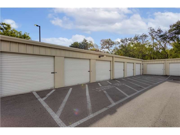 Storage Units at Extra Space Storage - 3731 - Tampa - 1711 Hillsborough Ave - 1711 East Hillsborough Avenue