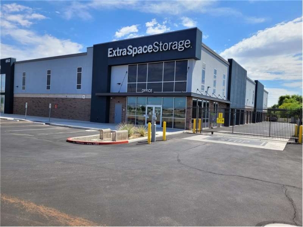 Storage Units at Extra Space Storage - 3750 - Gilbert - Higley Rd - 892 South Higley Road