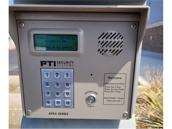 Storage Units at Extra Space Storage - 3750 - Gilbert - Higley Rd - 892 South Higley Road