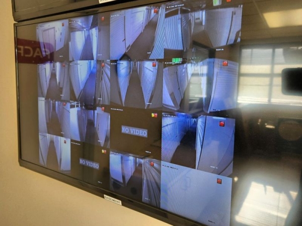 Storage Units at Extra Space Storage - 3752 - Phoenix - 16th St - 4747 North 16th Street