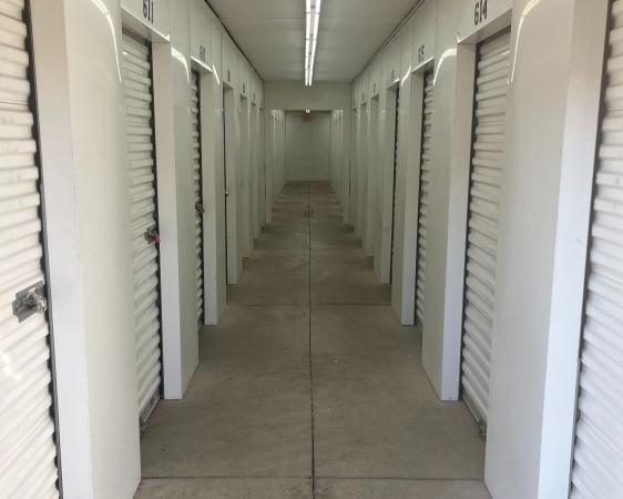 Facility photo: //images.sparefoot.com/medium/23052069942fda03477.jpg