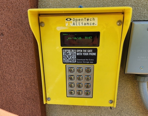 Facility photo: //images.sparefoot.com/medium/23053269942fad58c65.jpg